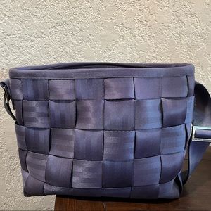 HARVEY’s purple seatbelt bag purse